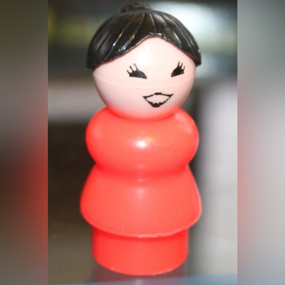 FISHER-PRICE - LITTLE PEOPLE ASIAN FIGURE IN RED - ZOO/NURSERY SET REPLACEMENTS